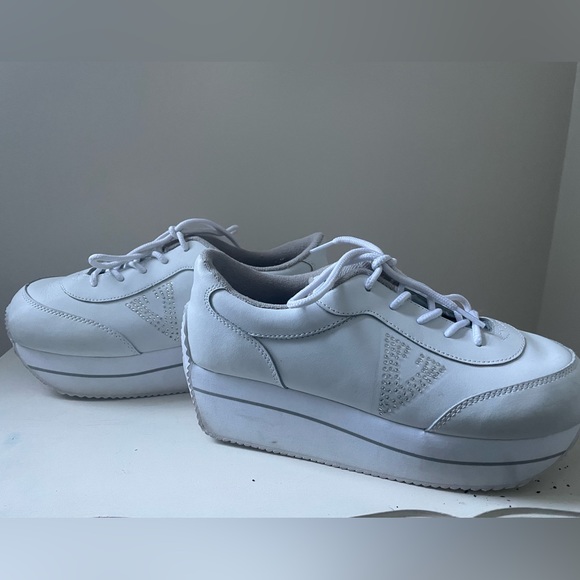 Volatile Shoes - Y2K Volatile platform sneakers size 10